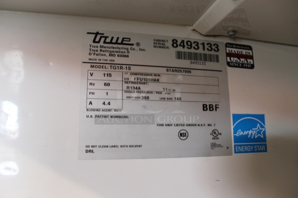 2015 True TG1R-1S ENERGY STAR Stainless Steel Single Door Reach In Cooler w/ Poly Coated Racks on Commercial Casters. 115 Volts, 1 Phase. Tested and Working! - Image 5 of 6