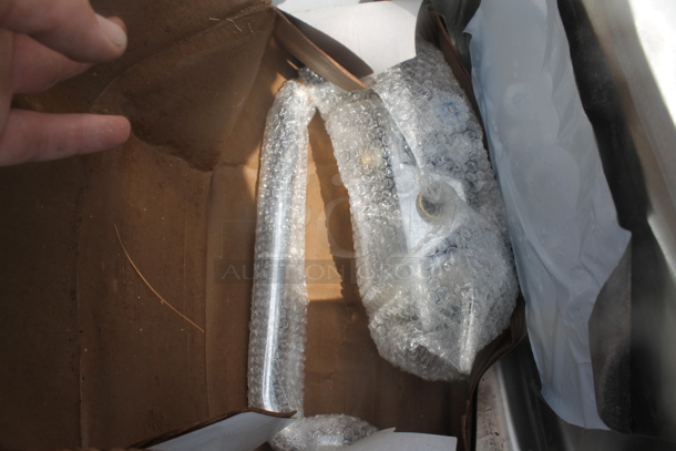 BRAND NEW SCRATCH AND DENT! Stainless Steel Commercial 2 Bay Sink w/ Right Side Drain Board. No Legs. Bay 10x14x10. Drain Board 11x16 - Image 4 of 5