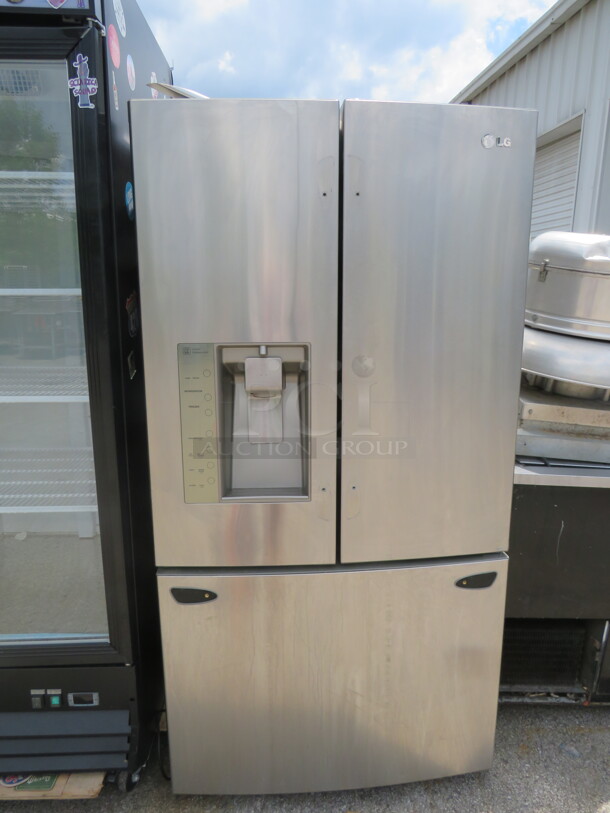 One LG Refrigerator/Freezer. Model# LFX31925ST/100. 115 Volt. 36X33X70 - Image 1 of 1
