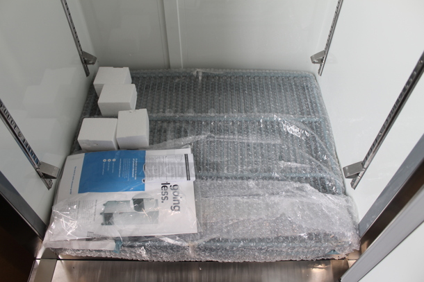 BRAND NEW! Avantco 178A19RHC Stainless Steel Commercial Single Door Reach In Cooler on Commercial Casters. 115 Volts, 1 Phase. Tested and Working! - Image 7 of 10