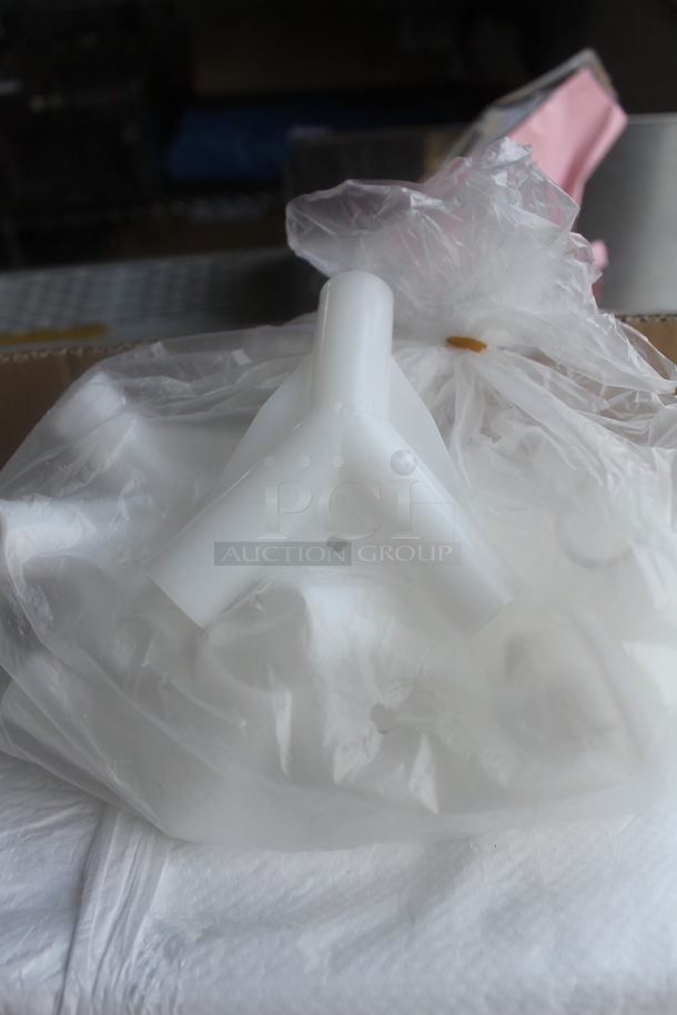 ALL ONE MONEY! Box of Various Poly Pieces To Rack - Image 3 of 4