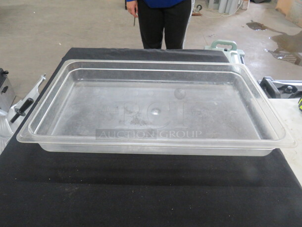 Full Size 2.5 Inch Deep  Food Storage Container. 3XBID - Image 1 of 1
