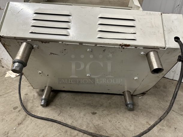 Anets Metal Commercial Countertop Dough Sheeter. Appears To Be Model SDR-4. Tested and Working! - Image 2 of 10