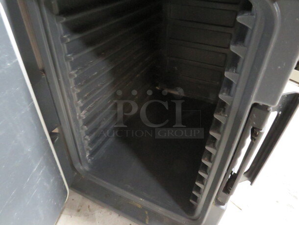 One Gray Winco Insulated 6 Pan Food Transport. Model# IFT-1. $993.69.  - Image 3 of 3