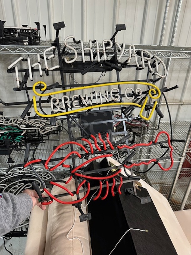 One THE SHIPYARD BREWING CO NEON Sign. Flashing When Turned On I See No Cracks Or Breaks, I Think It Id The Transformer.