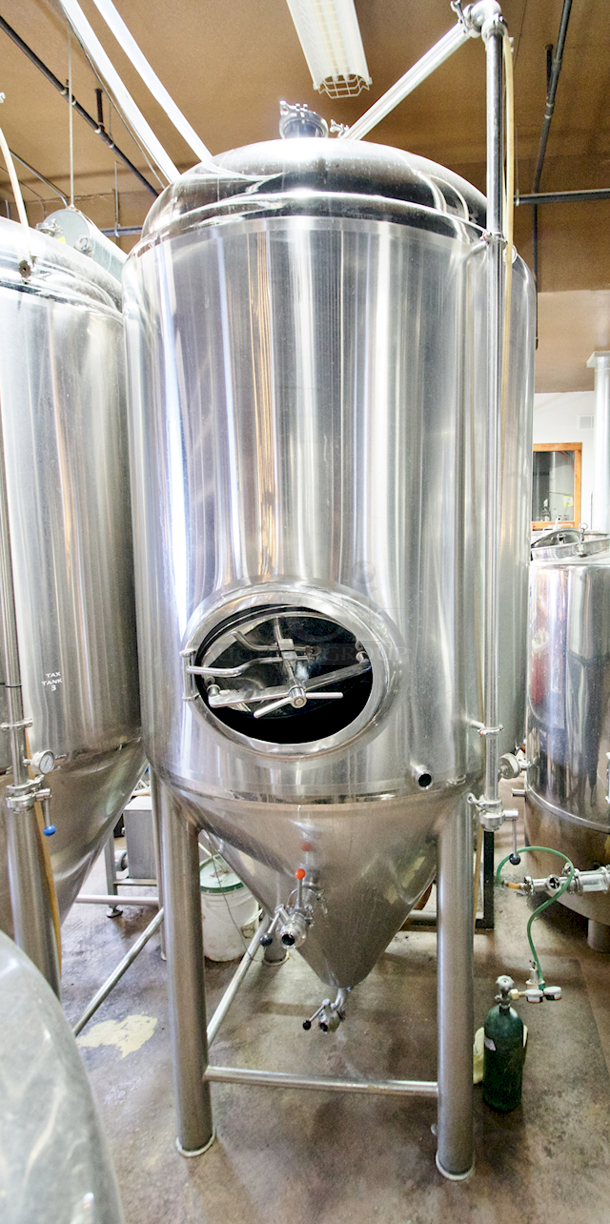 🍺 🍻 BEAUTIFUL!! Stout Tanks & Kettles - 15 BBL Fermenter / Unitank (Jacketed). 🍺 🍻 Features: Easily Converts to a Unitank or Brite Serving Tank; Glycol Jacketed - 2 Zones: Cone and Sidewall; Shadowless Manway for Easy Cleaning; Adjustable Racking Arm for Clear Transfer; 1.5