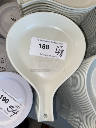 GET Melamine SK-2-IV Diamond Ivory 16 oz. Melamine Skillet -  Length: 10 1/2"
Height: 1 1/2" Capacity: 16 oz. Rim Full Capacity: 21 oz. - 48x Your Bid