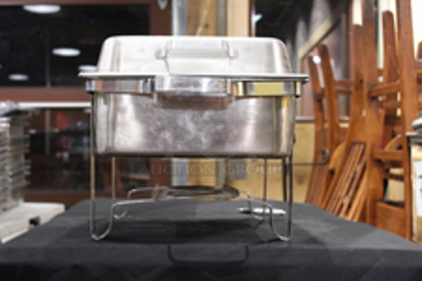 8 Qt. Full Size Chafer Kit with Stainless Steel Hinged Cover. 
24x14x13
 - Image 6 of 6