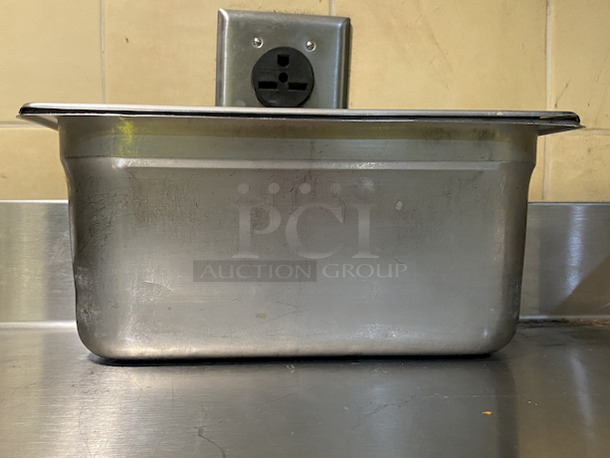 Polar Ware VX136 1/3 Pan, 6-1/4qt. With Slotted Lid
12-5/8" x 6-7/8" x 6" - Image 2 of 8
