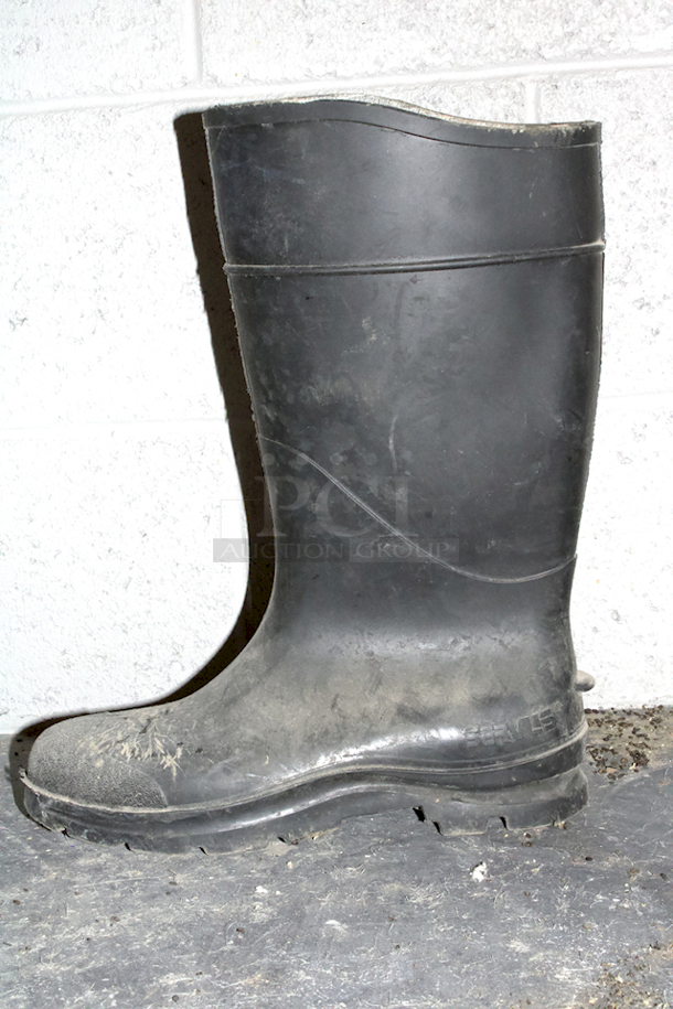 SERVUS Rubber Brewery Boots, Size 11.  - Image 2 of 4