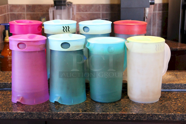 SET OF 8 Pitchers With Lids, Various Colors. Perfect For Cold Brews, Teas and ICE COFFFE! 
8x Your Bid