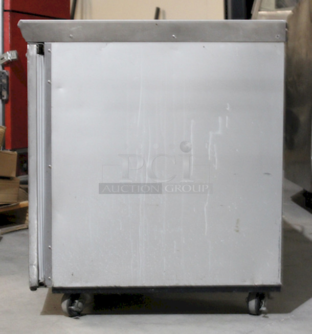 BEAUTIFUL! Randell 9602 60'' 3 Door Worktop Refrigerator. 115v/60hz/6amp

60x29x33

 - Image 4 of 8