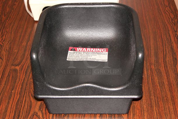 VERSATILE! Cambro and Cosco Booster Seats. 2x Your Bid - Image 2 of 5