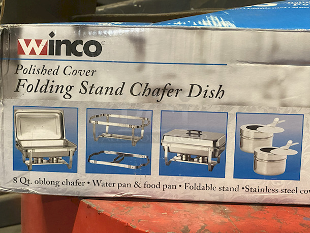 NEW, IN DA BOX! Winco C-4080 Full-Size Stainless Steel Chafer with Folding Frame 8 Qt.
Includes: Lift-off cover, water pan, food pan, easy-to-use folding frame, and two chafing fuel holders