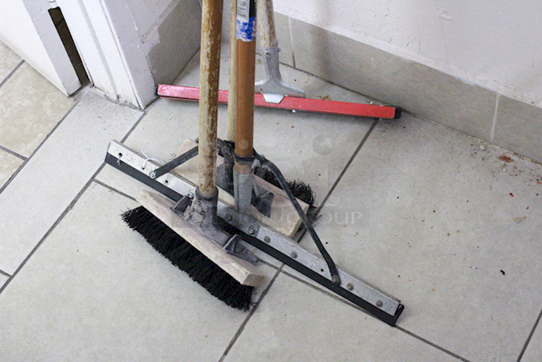 4-PACK! 2 Floor Squeegees and 2 Floor Scrubbing Brushes.   - Image 3 of 3