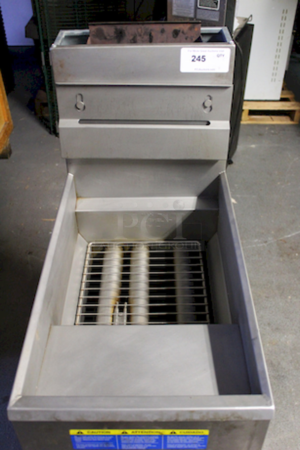 OUTSTANDING!! Pitco 35C+S 40lbs Economy Tube Fired Gas Fryer, Propane. 
 - Image 2 of 9