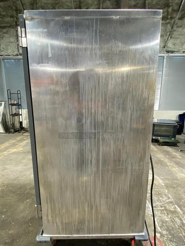 Winholt INHPL-1836C Full Height Insulated Mobile Heated Cabinet w/ (35) Pan Capacity, 120v
 - Image 3 of 6
