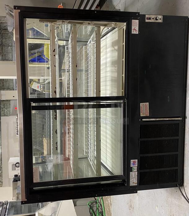 Federal Industries SGR5048 50" Full Service Refrigerated Bakery Display Case

 - Image 2 of 5