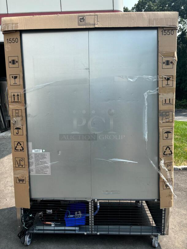 Brand New Scratch & Dent Dukers D55R 55" 2-Door Commercial Reach-In Refrigerator in Stainless Steel
 - Image 4 of 5