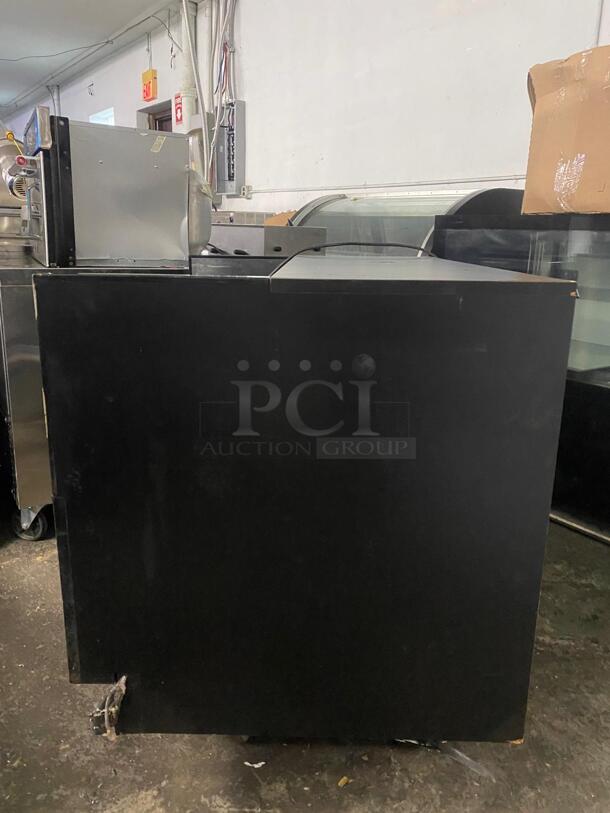Structural Concepts CO43R-FS 47 1/4" Horizontal Open Air Cooler w/ (1) Level, 110-120v
 - Image 5 of 6