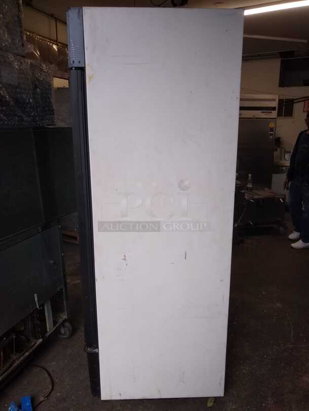 true GDM-49f - Two Section Glass Hinged Door Bottom Mounted 49 cu ft Freezer Merchandisers - Image 2 of 4