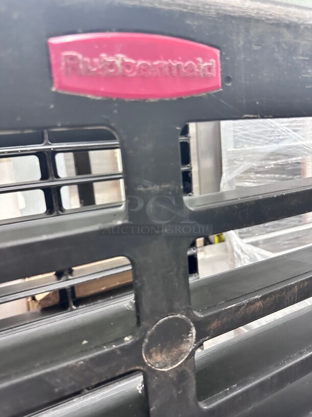 Clean! Rubbermaid FG332000BLA ProServe 18 Pan End Load Max System Black Bun / Sheet Pan Rack NSF - Image 5 of 5