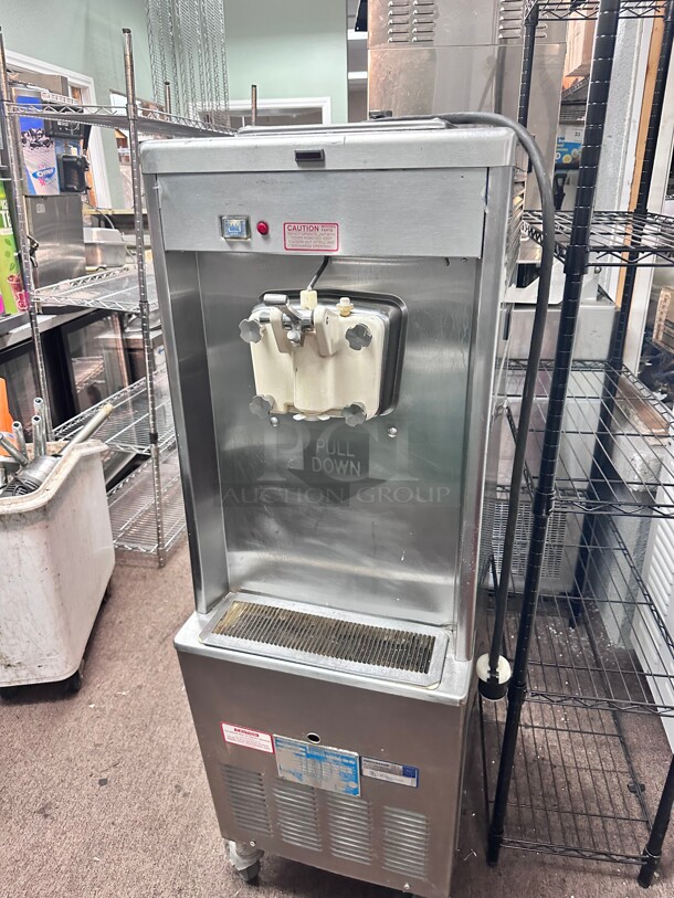 Taylor Softech Freezemaster Ice Cream Machine 321-27 220 Volt 1 Phase missing parts 