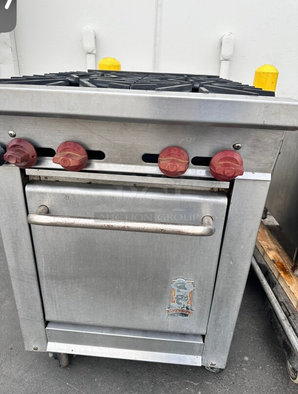 Montague 124-5 Legend 24 inch Heavy Duty Gas Range With Four Open Burners Working - Image 7 of 8
