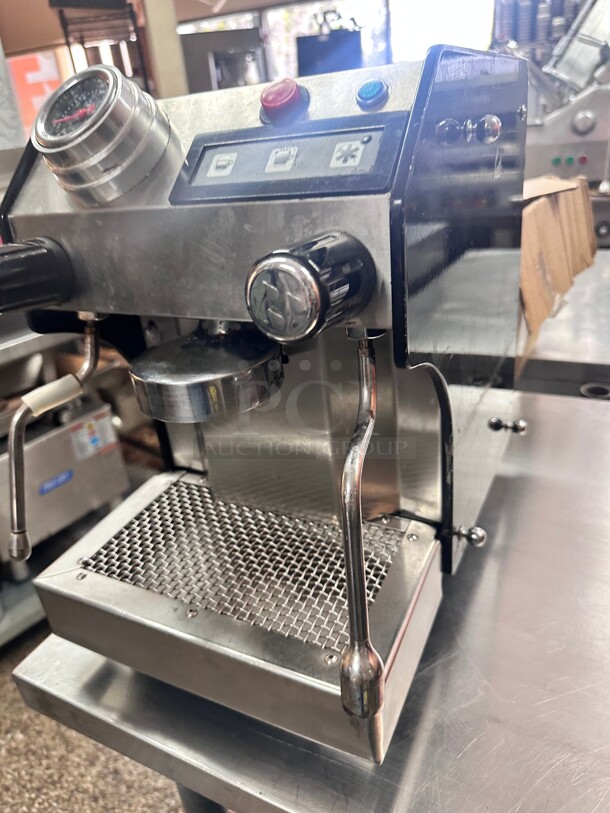 Working Salvatore Italia SES Automatic Espresso Machine w/ (1) Group, (1) Steam Valve, & (1) Hot Water Valve - 220v/1ph - Image 4 of 8