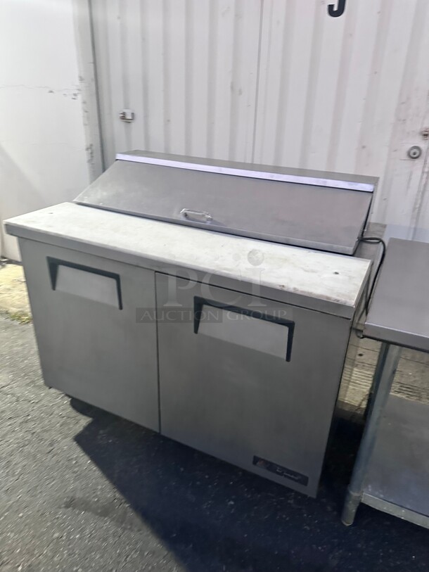 True TSSU-48-12 48 Inch Sandwich/Salad Prep Table w/ Refrigerated Base, 115v NSF  - Image 1 of 8