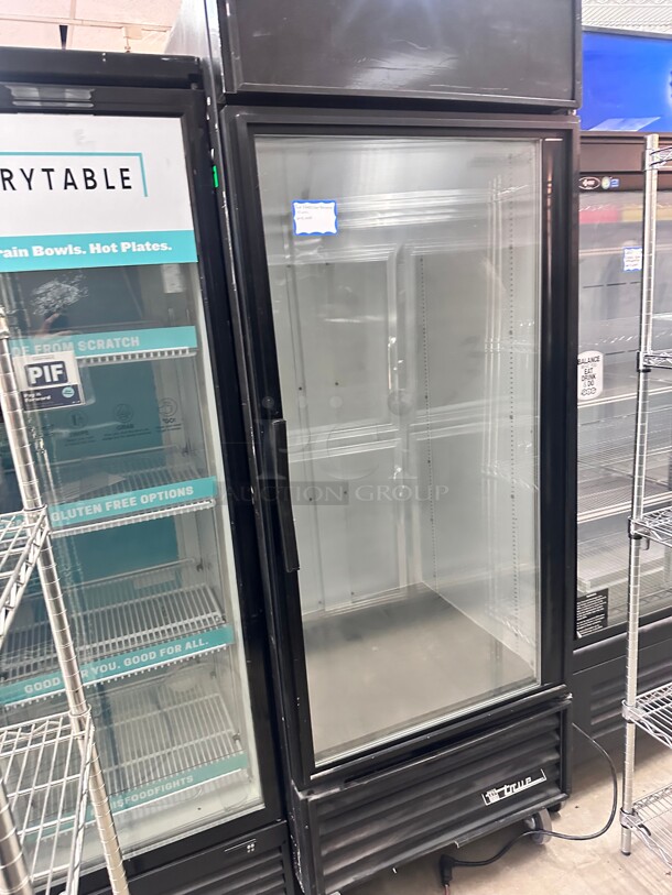 True GDM-26 30"  One Section Glass Door Merchandiser Black, 115v Tested and Working - Image 1 of 8