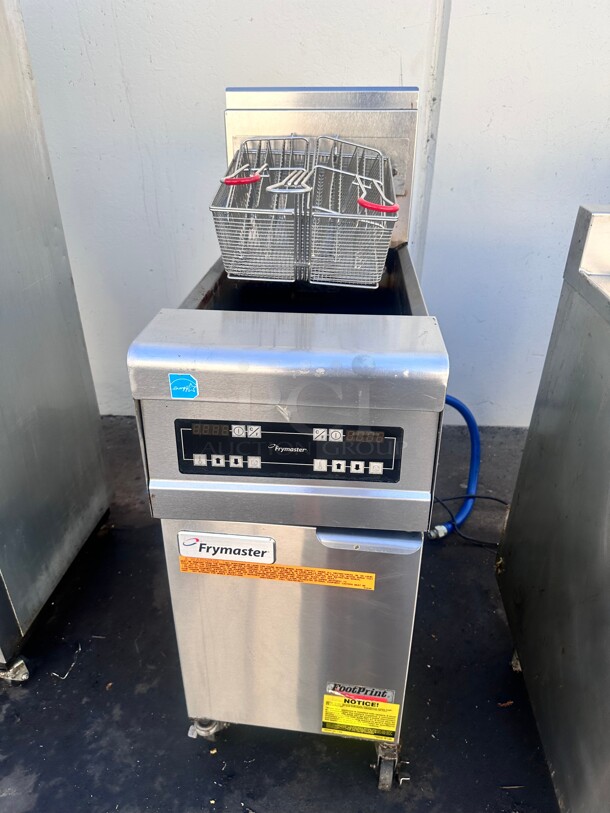 Late Model Frymaster FPH155 Gas Fryer - (1) 50 lb Vat, Floor Model, Natural Gas With Filtration System Working - Image 7 of 10