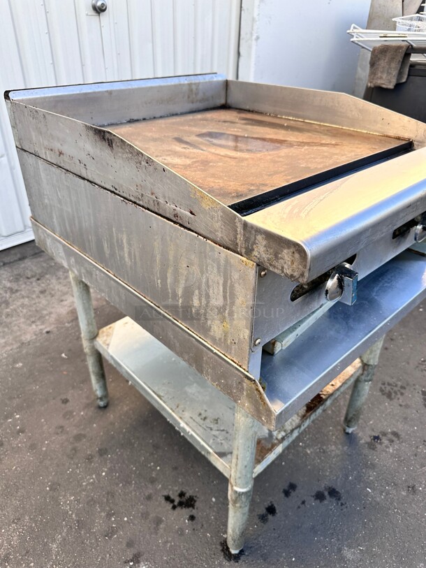 Radiance TAMG-24 24 inch Commercial Gas Flat Griddle Counter Top Manual Controls Working - Image 4 of 8