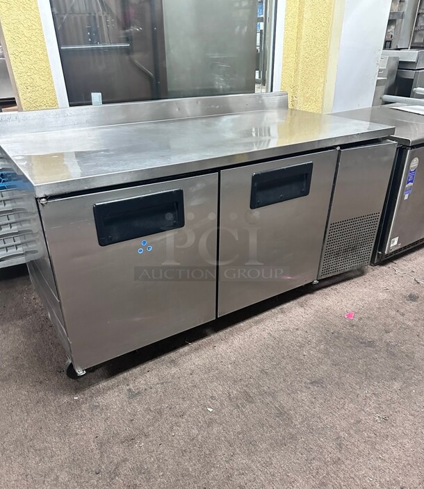 Working True TWT-67F-HC 67 inch W Worktop Freezer w/ (2) Sections & (2) Doors, 115v - Image 3 of 6