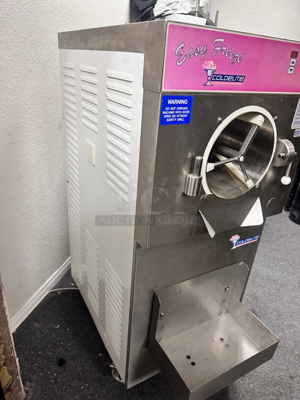 Coldelite Easy Freeze 7 20 Quart Horizontal Batch Freezer - 208-230V, 3 Phase Working Missing Front Cover - Image 10 of 11