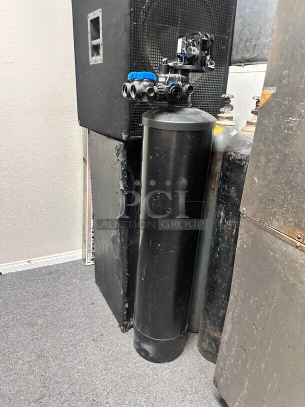 Pentair Fleck 5810 Control Valve Filter System Working - Image 1 of 8