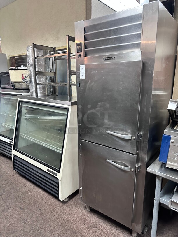 Late Model Traulsen G14300 Full Height Insulated Mobile Heated Cabinet w/ (3) Pan Capacity, 208v/1ph NSF Working - Image 6 of 6