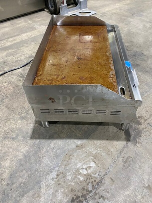 Avantco Commercial Countertop Electric Powered 30" Flat Top Griddle! With Back & Side Splashes! All Stainless Steel! On Legs! Model: 177EG30N! 208/240V! - Image 4 of 8