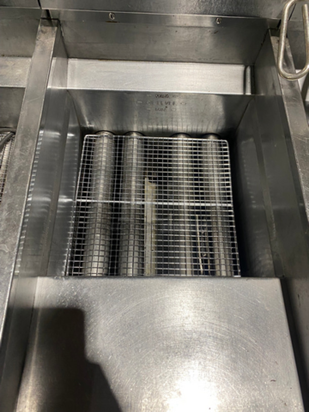 Pitco Frialator Commercial Natural Gas Powered 2 Bay Deep Fat Fryer With Dump Station! With Oil Filter System! All Stainless Steel! On Casters! Model: SSH55 SN: G10HB033045 - Image 5 of 12