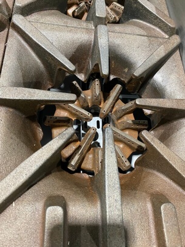 WOW! NEVER USED! Garland Commercial Natural Gas Powered 4 Burner Stove With Right Side Flat Griddle! Griddle Has Back And Side Splashes! With 2 Compartment Storage Space Underneath! All Stainless Steel! On Casters! Model: G604G36SS SN: 1712100102342 - Image 6 of 12