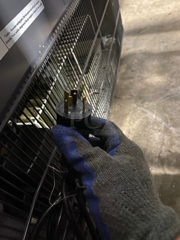 AHT Commercial Refrigerated Open Grab-N-Go Display Case! Neon Interior Lighting! Model: ACXLULLED SN: 29792000025561 208/230V 60HZ 1 Phase! Working When Removed!  - Image 7 of 11