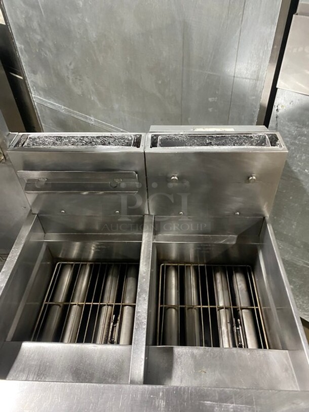 FAB! Pitco Frialator Commercial Natural Gas Powered 4 Bay Deep Fat Fryer! With Middle Fryer Basket Rack! With Oil Filter System! All Stainless Steel! On Casters! Model: SGH50 SN: G10DA010387 - Image 5 of 12