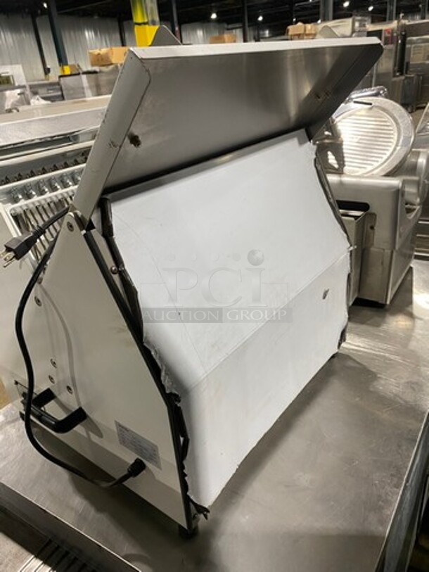 LATE MODEL! 2019 Two Thousand Commercial Countertop Bread Loaf Slicer! Model: TTD7B 110V 60HZ 1 Phase - Image 4 of 10