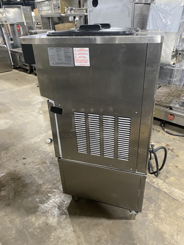 Nice! TAYLOR CROWN Commercial 3 Handle Soft Serve Ice Cream Machine! All Stainless Steel! On Casters! Model C723-33 Serial M2088206 208-230V/60Hz/3 Phase - Image 4 of 8