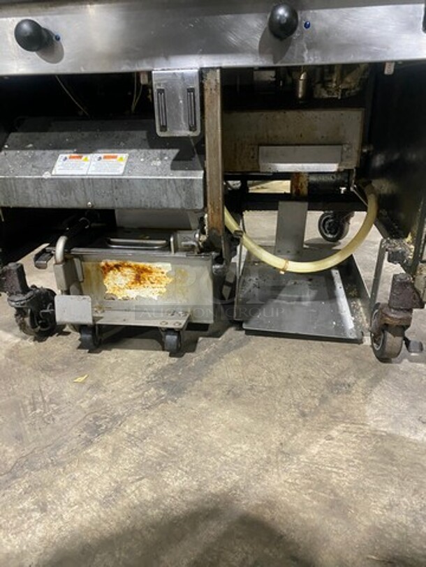 Henny Penny Commercial Natural Gas Powered 2 Bay Fryer! All Stainless Steel On Casters! Model: EEG142FFXX SN: BW1304009 - Image 7 of 12