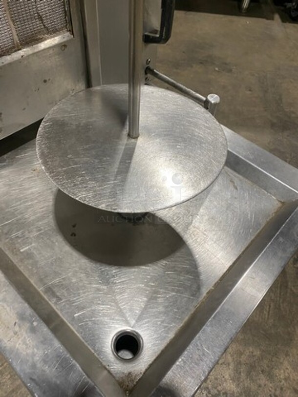 Attias Natural Gas Powered Countertop 4 Burner Gyro Machine! All Stainless Steel! On Small Legs! Model: GRY-4 SN: 061955 - Image 6 of 10
