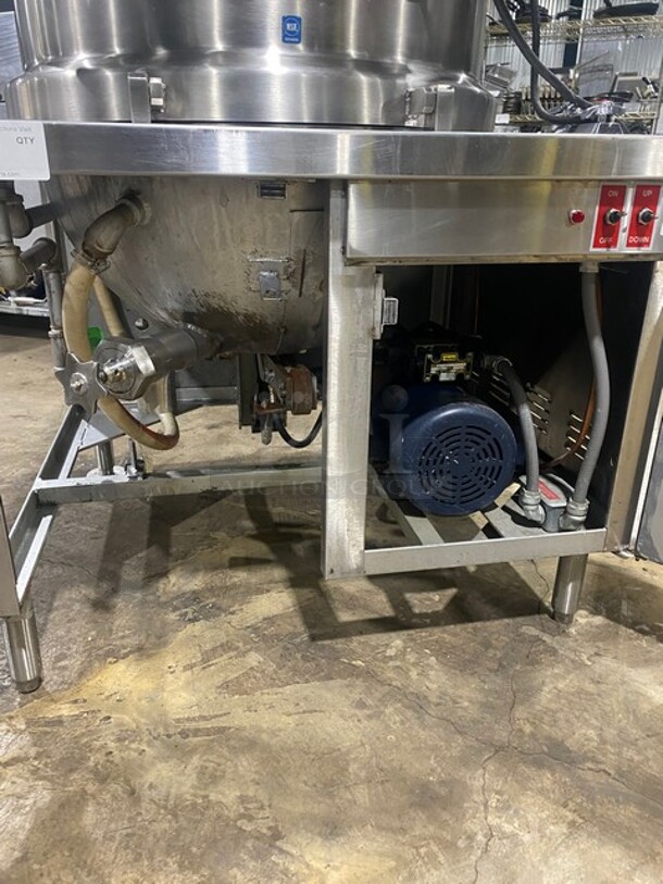 NICE! Vulcan Direct Steam Tilting 40 Gallon Kettle! All Stainless Steel! 120V 1 Phase! Model: VDMT40 SN: AP-1049337-8CC-4177!  - Image 7 of 9
