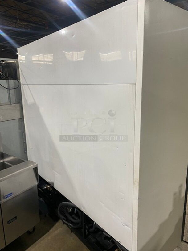True Commercial 3 Door Reach In Freezer Merchandiser! With View Through Doors! With Poly Coated Racks! Model: GDM72F SN: 14613956 115/208/230V 60HZ 1 Phase - Image 3 of 8