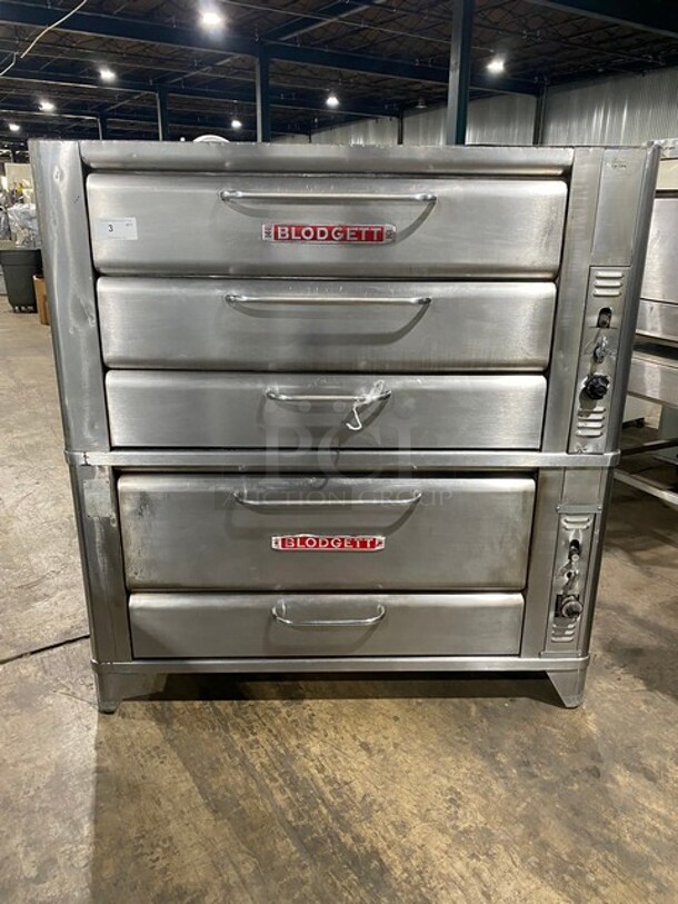 NICE! Blodgett Commercial Natural Gas Powered Double Deck Pizza Oven! All Stainless Steel! On Legs! 2x Your Bid Makes One Unit! Model: 951 SN: 35995N
