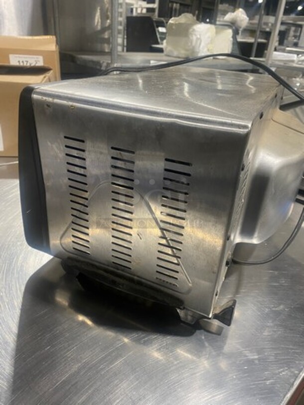 Euro Pro Countertop Toaster Oven! Model: TO251 120V - Image 4 of 8
